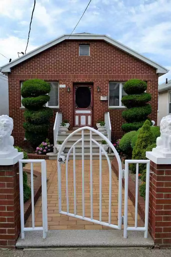 UAE Mortgage Regulations and Requirements house, home, residence, residential, beautiful flowers, estate, real, architecture, family, new, brick house, brick home, property, brick, housing, lawn, walkway, contemporary, small house, mini house, mini, entrance, open gate, welcome, white gate, lions, gatekeepers, trees, mowed, green, trimmed, crafty, gardening, groomed, landscaping, yard, landscape, grass, outdoor, fresh, design, mow, color, gardener, hedge, neat, well groomed, well kept, cared for, care, clean, nice, painted, white, bricks, steel, telephone wire, queens new york, nyc, botany, flora, flower, colorful, spring, summer, plant, nature, garden, botanical, blossom, blooming, exterior, bloom, front yard, steps, iron, cast iron gate, front door, insurance, claim, deed, mortgage, rent, owner, ownership, investment, flower wallpaper, decoration, natural, leaf, window, front, pink, flower background, lavender, tree, hedges, floor, ground, sidewalk, opened, glass, urban, small house, small house, small house, small house, small house, rent