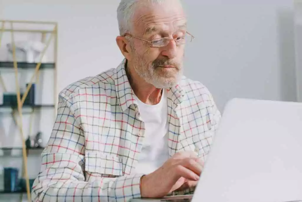 A man using his laptop