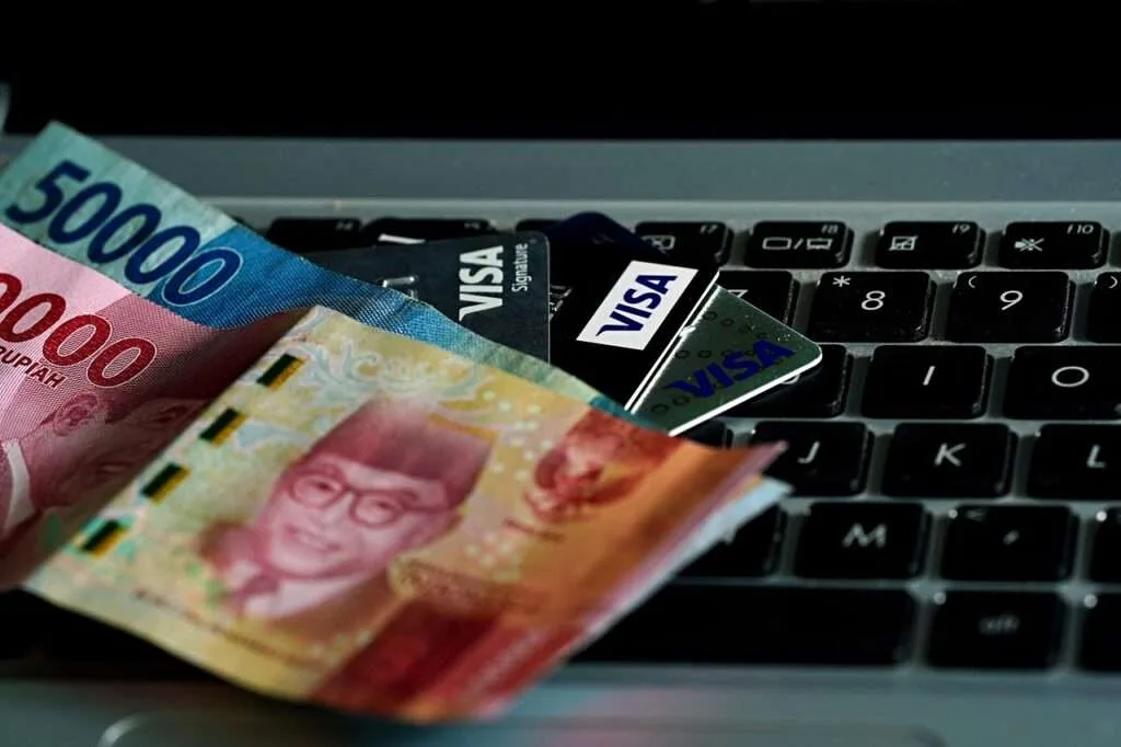 money, cash, card, credit card, debit card, credit card, credit card, debit card, debit card, debit card, debit card, debit card